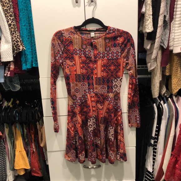 Forever 21 Dresses & Skirts - Orange Blue and White Printed Long Sleeve Cut Out Dress Size Small